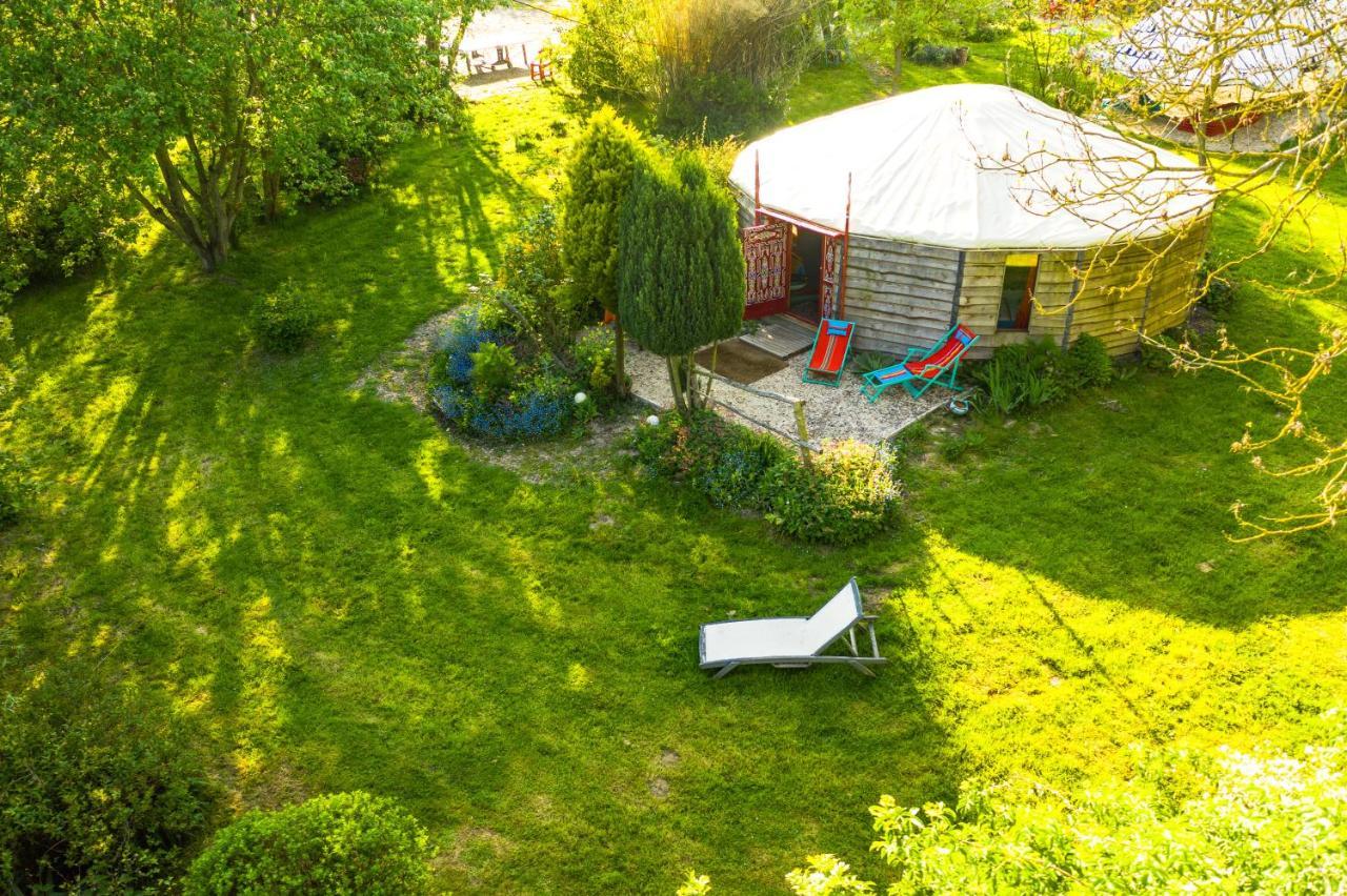 Au Bonheur Nomade Hotel Livry  Exterior photo