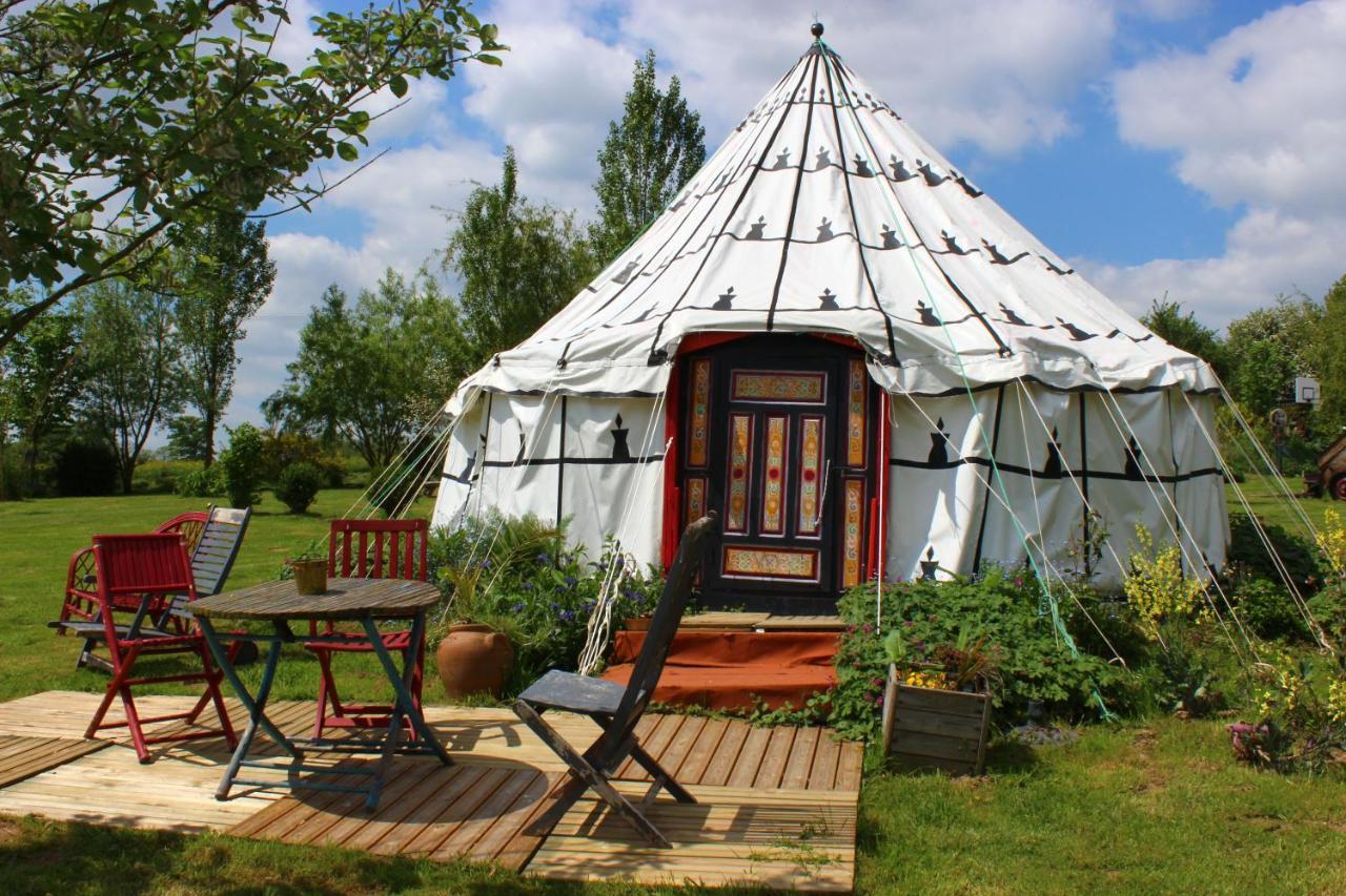 Au Bonheur Nomade Hotel Livry  Exterior photo