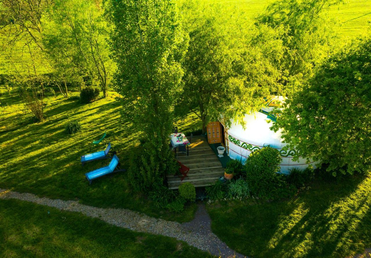 Au Bonheur Nomade Hotel Livry  Exterior photo