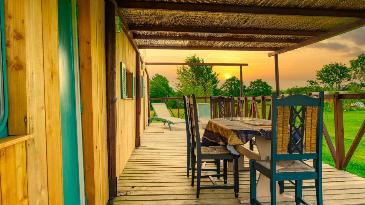 Au Bonheur Nomade Hotel Livry  Exterior photo