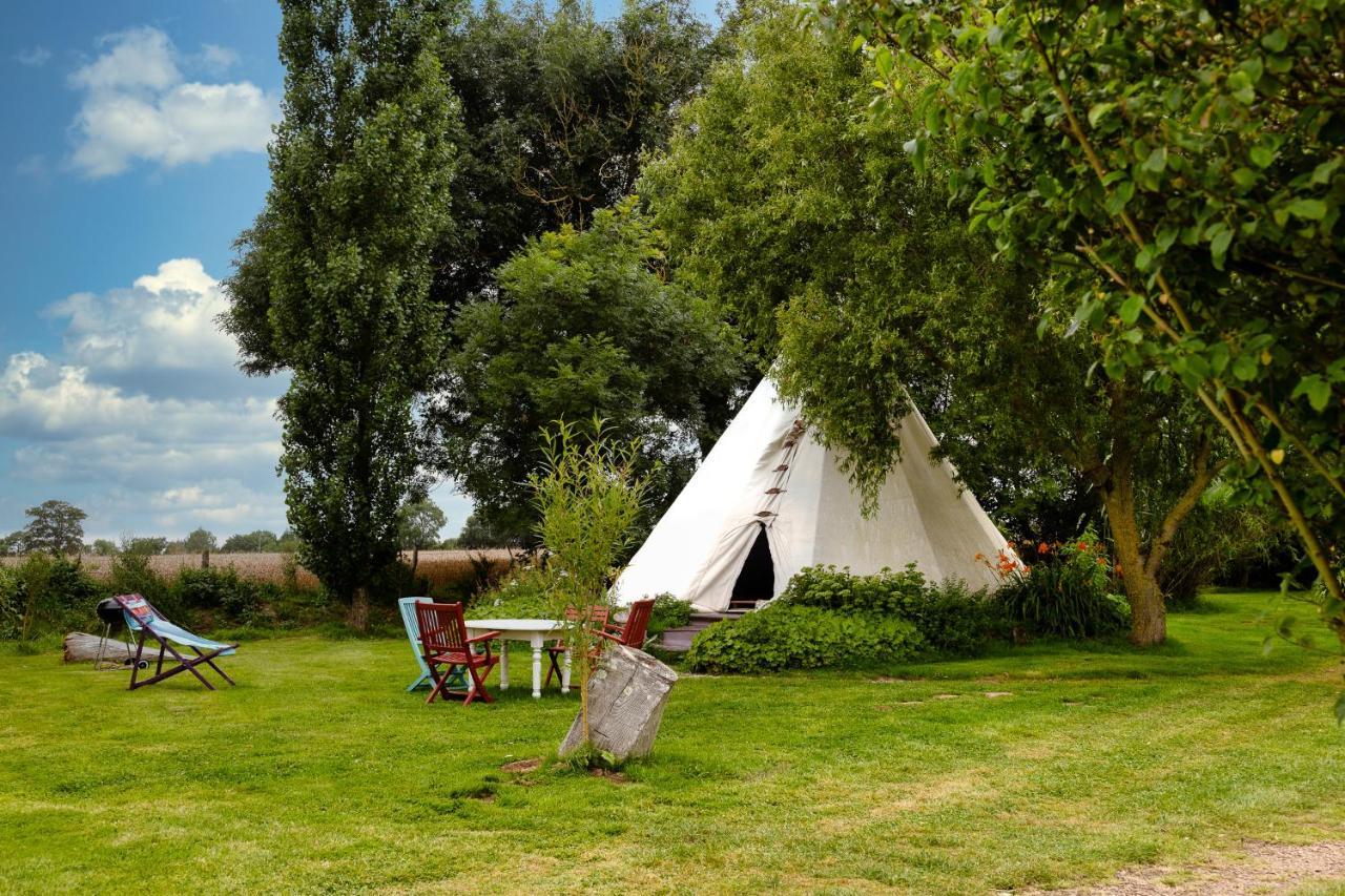 Au Bonheur Nomade Hotel Livry  Exterior photo