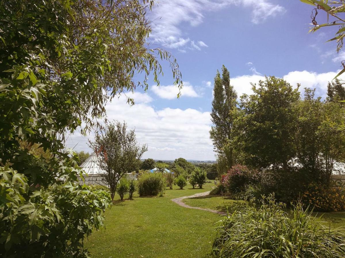 Au Bonheur Nomade Hotel Livry  Exterior photo