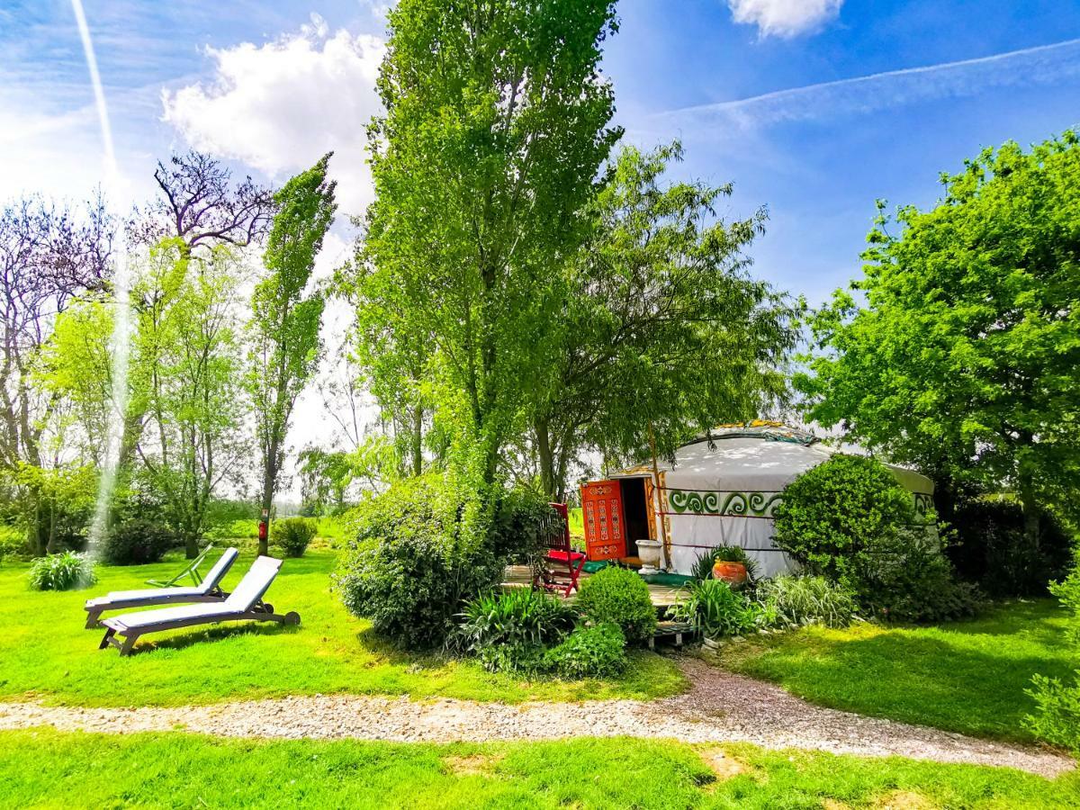 Au Bonheur Nomade Hotel Livry  Exterior photo